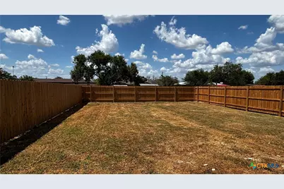 806 E 6th Street, Nixon, TX 78140 - Photo 30