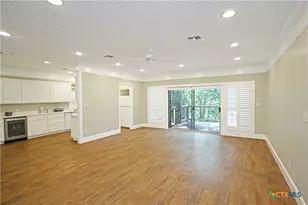 2221 Gruene Rd, New Braunfels, TX 78130 - Photo 10