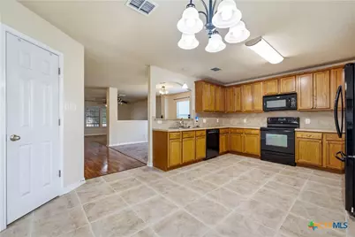 8214 Comanche Pass, Converse, TX 78109 - Photo 14