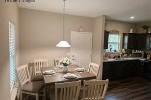 273 Maria St, Port Lavaca, TX 77979 - Photo 2