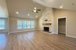 746 Northern Hills Dr, Copperas Cove, TX 76522 - Photo 2