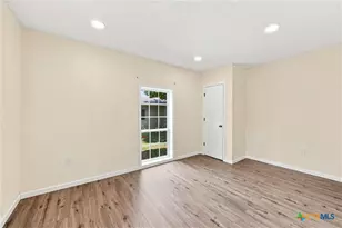 1126 W 7th St, McGregor, TX 76657 - Photo 10