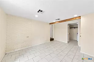 1126 W 7th St, McGregor, TX 76657 - Photo 14