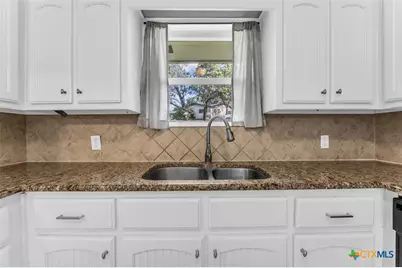 9730 Timberview Drive, Woodway, TX 76712 - Photo 14