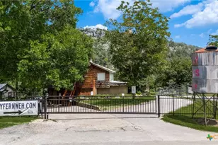 8570 River Rd, New Braunfels, TX 78132 - Photo 14