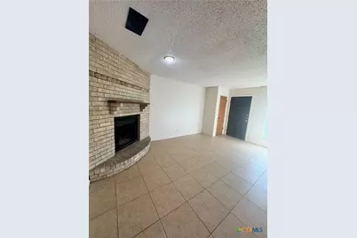 213 Versailles Street, Victoria, TX 77904 - Photo 2