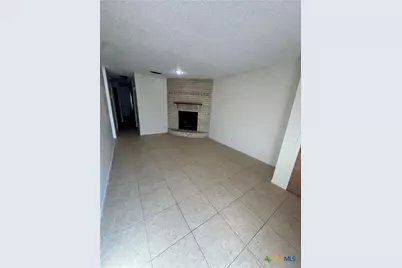 213 Versailles Street, Victoria, TX 77904 - Photo 4
