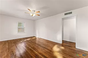 511 Curtis Ave, Troy, TX 76579 - Photo 4