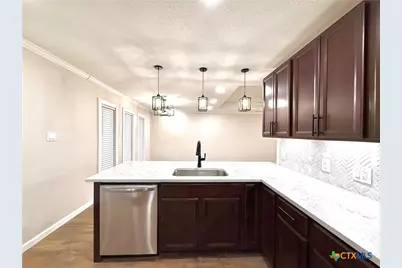 220 Navajo Drive, Victoria, TX 77904 - Photo 18