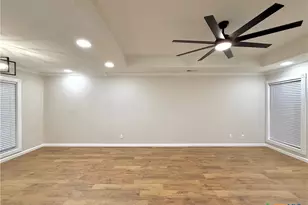 220 Navajo Dr, Victoria, TX 77904 - Photo 2
