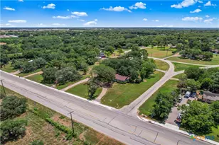 105 S US Hwy 77A, Yoakum, TX 77995 - Photo 32
