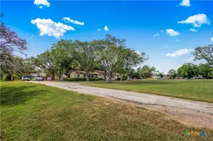 105 S US Hwy 77A, Yoakum, TX 77995 - Photo 28