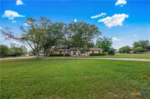 105 S US Hwy 77A, Yoakum, TX 77995 - Photo 2
