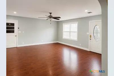 1504 Justice Drive, Port Lavaca, TX 77979 - Photo 2