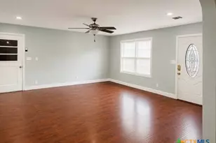 1504 Justice Dr, Port Lavaca, TX 77979 - Photo 2