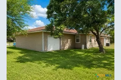 1504 Justice Drive, Port Lavaca, TX 77979 - Photo 2