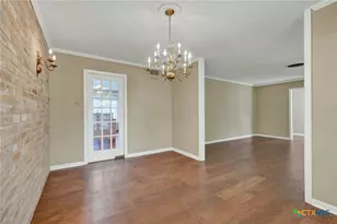 211 Royal Oaks Dr, San Antonio, TX 78209 - Photo 8