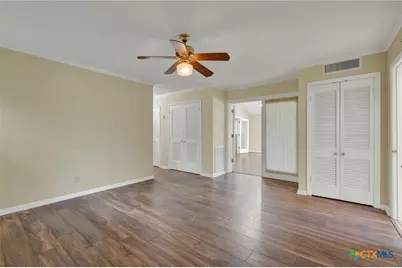 211 Royal Oaks Drive, San Antonio, TX 78209 - Photo 18