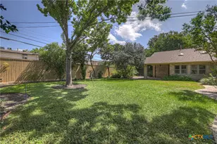 211 Royal Oaks Dr, San Antonio, TX 78209 - Photo 38