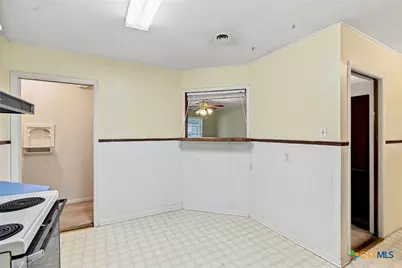 2302 E Rosebud Avenue, Victoria, TX 77901 - Photo 6