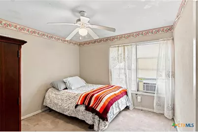 2302 E Rosebud Avenue, Victoria, TX 77901 - Photo 10