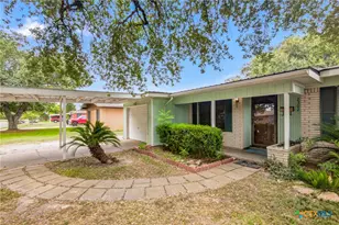 2302 E Rosebud Ave, Victoria, TX 77901 - Photo 2