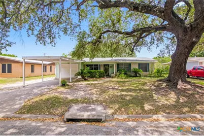 2302 E Rosebud Avenue, Victoria, TX 77901 - Photo 2
