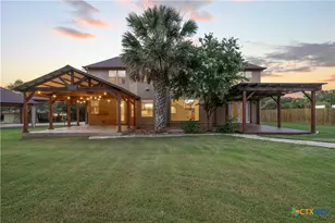 17 Horseshoe Ct, New Braunfels, TX 78132 - Photo 2
