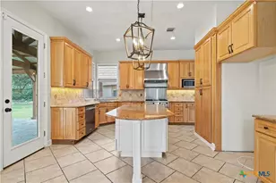 17 Horseshoe Ct, New Braunfels, TX 78132 - Photo 16