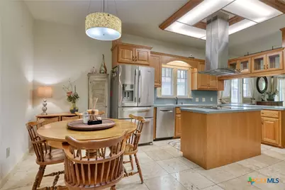 222 S Academy Avenue, New Braunfels, TX 78130 - Photo 6