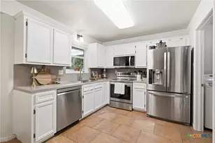 8 Holly Ct, Belton, TX 76513 - Photo 10