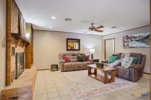302 E Upshaw Ave, Temple, TX 76501 - Photo 2