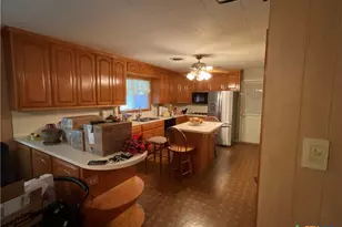 605 3rd St, Cuero, TX 77954 - Photo 12