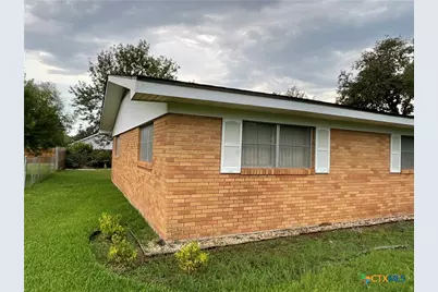 605 3rd Street, Cuero, TX 77954 - Photo 6