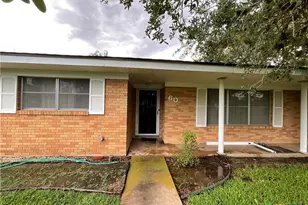 605 3rd St, Cuero, TX 77954 - Photo 4