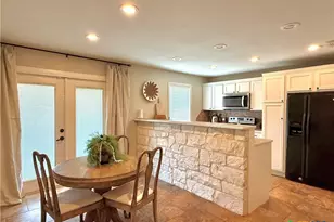 109 Perth St, Victoria, TX 77904 - Photo 14