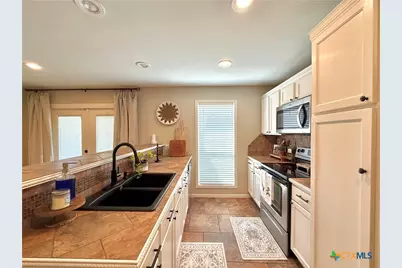 109 Perth Street, Victoria, TX 77904 - Photo 18