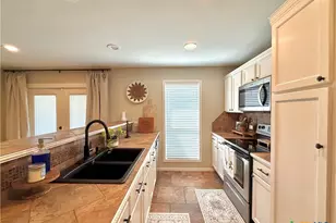 109 Perth St, Victoria, TX 77904 - Photo 18