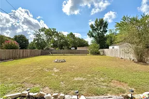 109 Perth St, Victoria, TX 77904 - Photo 44