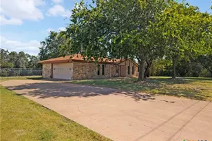 381 County Rd 4755, Kempner, TX 76539 - Photo 2