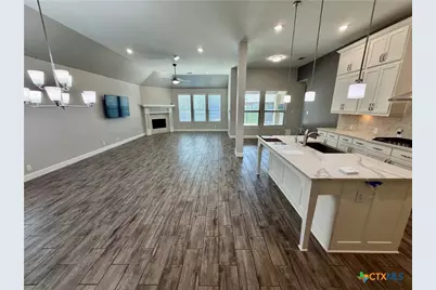 1404 Pioneer Drive, New Braunfels, TX 78132 - Photo 4