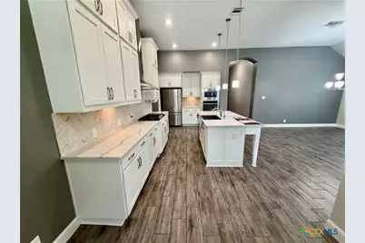 1404 Pioneer Drive, New Braunfels, TX 78132 - Photo 8