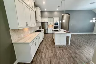 1404 Pioneer Dr, New Braunfels, TX 78132 - Photo 8