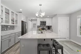 429 Laguna Vista, Seguin, TX 78155 - Photo 6