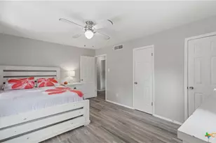 429 Laguna Vista, Seguin, TX 78155 - Photo 12