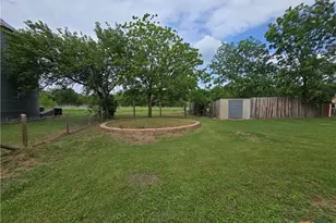 320 Commerce St, Marlin, TX 76661 - Photo 10