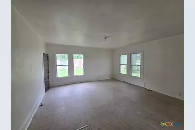 320 Commerce Street, Marlin, TX 76661 - Photo 8