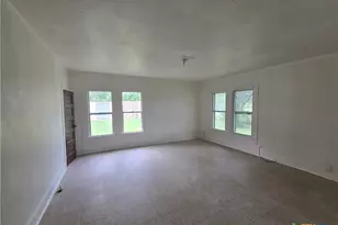 320 Commerce St, Marlin, TX 76661 - Photo 8