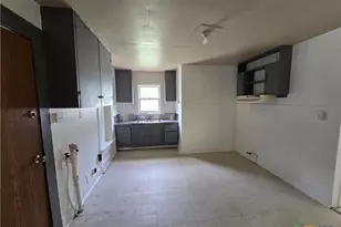 320 Commerce St, Marlin, TX 76661 - Photo 4