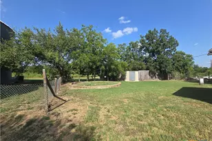 320 Commerce St, Marlin, TX 76661 - Photo 16